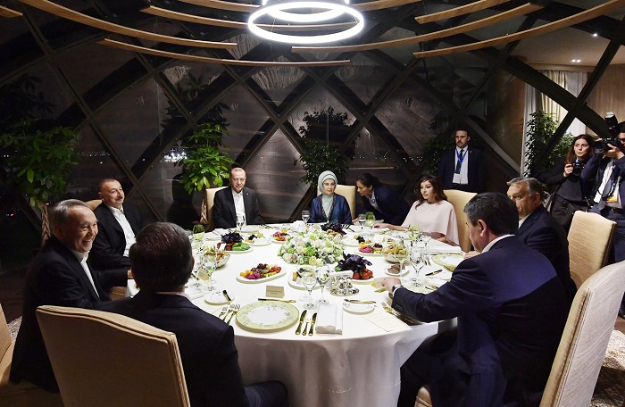 Состоялся совместный ужин Президента Ильхама Алиева с главами государств и правительств - ФОТО