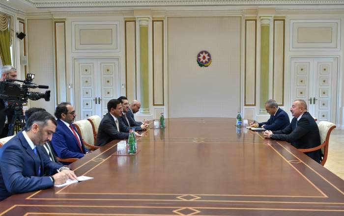 Ильхам Алиев принял делегацию во главе с министром экономики ОАЭ - ОБНОВЛЕНО-ФОТО