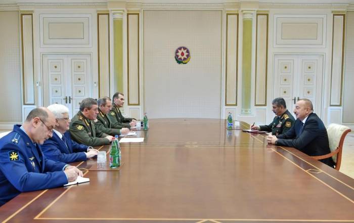 Ильхам Алиев принял делегацию во главе с начальником Генштаба ВС России - ФОТО 