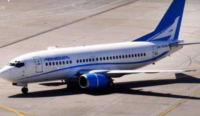 Самолет “Авиакомпания Армения”, совершил принудительную посадку