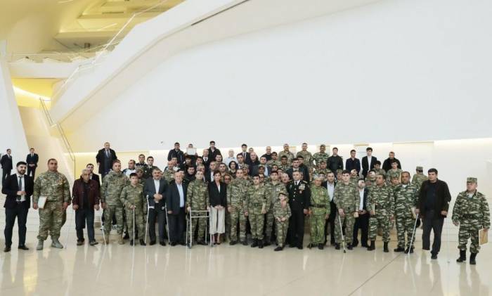 Горячее сердце: Первый вице-президент Азербайджана рядом с защитниками Родины