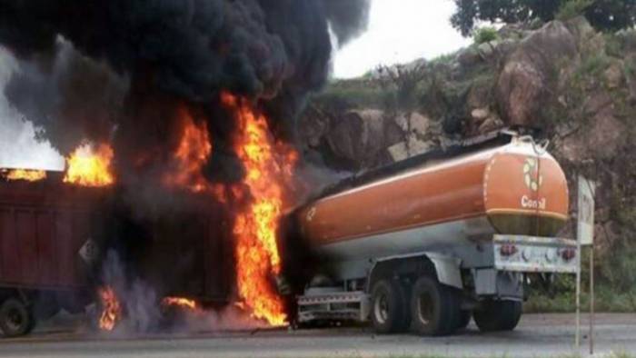 На трассе Баку-Астара сгорел бензовоз: один человек сгорел заживо