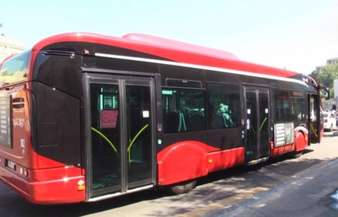 В Баку будет изменена схема движения на двух автобусных маршрутах
