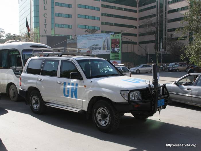 Машина ООН взорвалась в Кабуле
