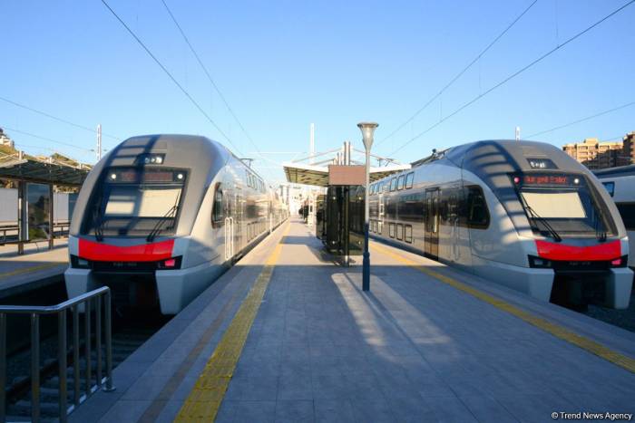 Скоростной поезд Баку-Гянджа переходит на новый график движения

