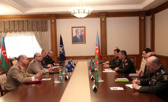 Министр обороны Азербайджана встретился с Председателем Военного комитета НАТО
