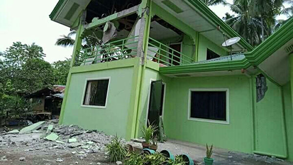 Число жертв двух землетрясений на Филиппинах увеличилось до 21