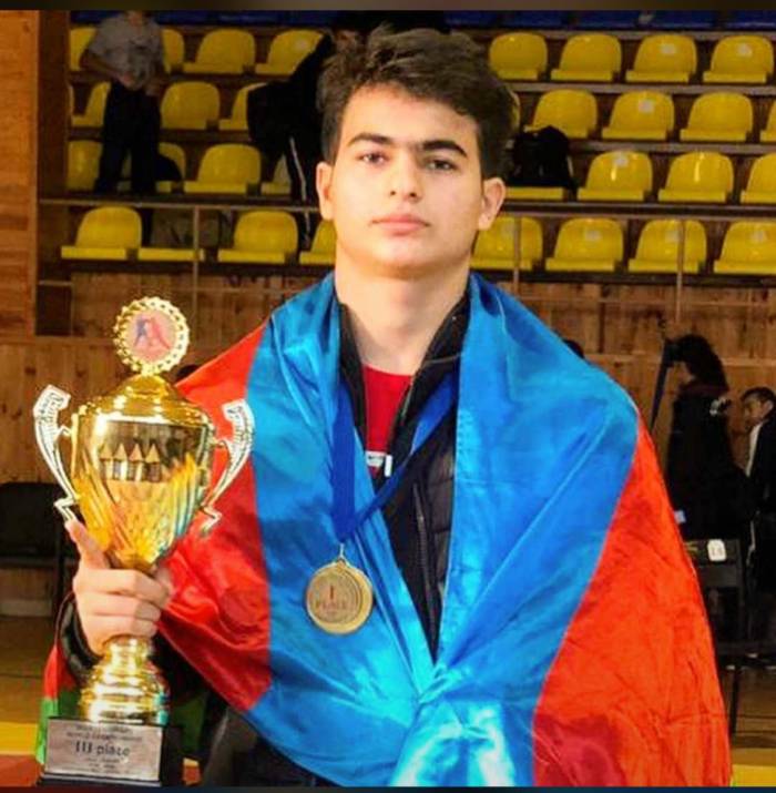 Бакинские школьники победили армянских соперников