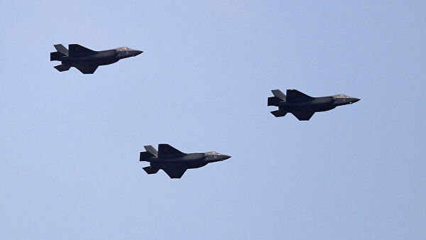 США показали мощь F-35 перед российскими военными в Сирии
