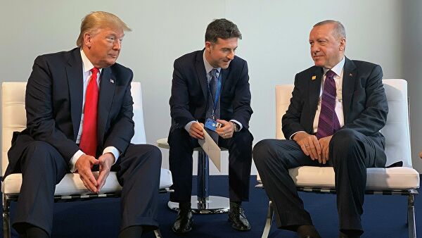 Эрдоган и Трамп провели двустороннюю встречу в Лондоне
