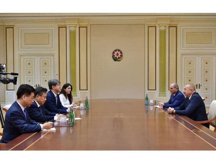 Ильхам Алиев принял делегацию во главе с председателем Комитета статистики Кореи