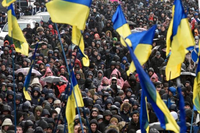 Порошенко, Тимошенко и Вакарчук призвали украинцев выйти на Майдан
