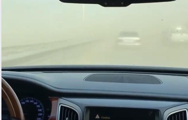 На главных автомагистралях Баку снижена скорость движения
