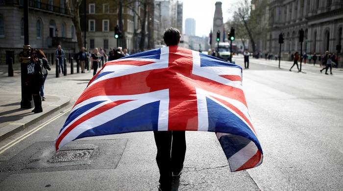 В Британии начались внеочередные выборы в парламент
