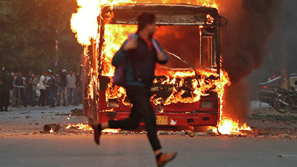В Индии шесть человек погибли во время протестов

