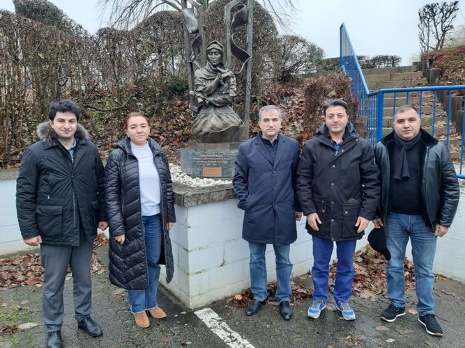 Турал Гянджалиев посетил памятник Хуршидбану Натаван в Бельгии
