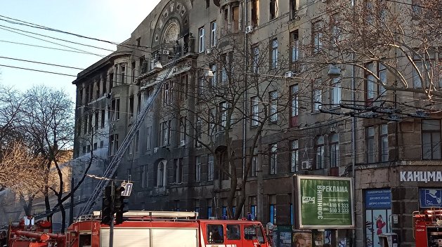 Число погибших при пожаре в одесском колледже возросло до десяти
