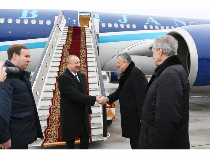 Ильхам Алиев прибыл с визитом в Россию - ФОТО