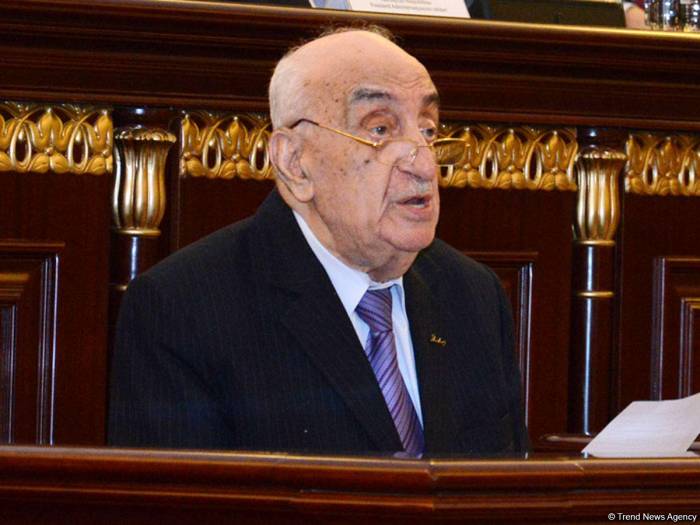 В Азербайджане отметят 90-летний юбилей Хошбахта Юсифзаде

