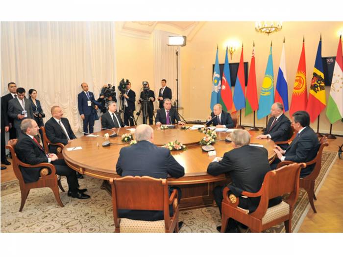 Ильхам Алиев принял участие в неформальной встрече глав государств СНГ - ОБНОВЛЕНО-ФОТО
