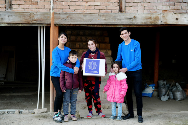 Фонд Гейдара Алиева предоставляет малообеспеченным семьям праздничные подарки
