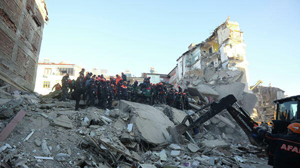Число жертв землетрясения в Турции достигло 29