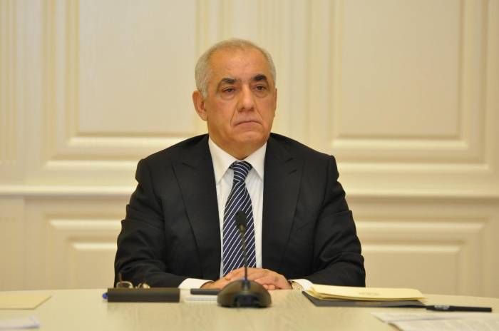 Премьер-министр Азербайджана поздравил украинского коллегу
