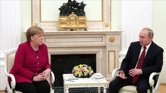 Путин и Меркель обсудили Ливию
