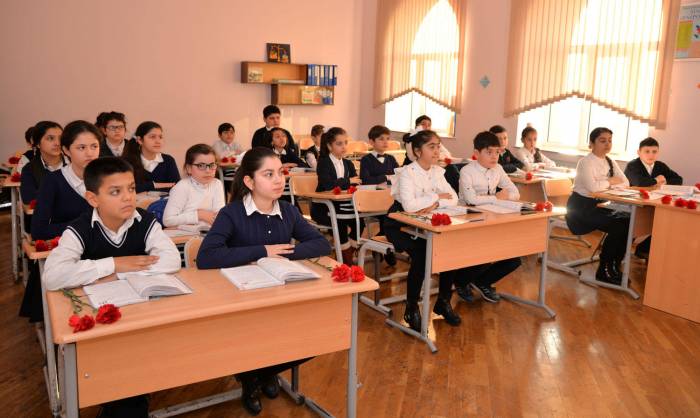 В Азербайджане начался прием учащихся в 1 класс
