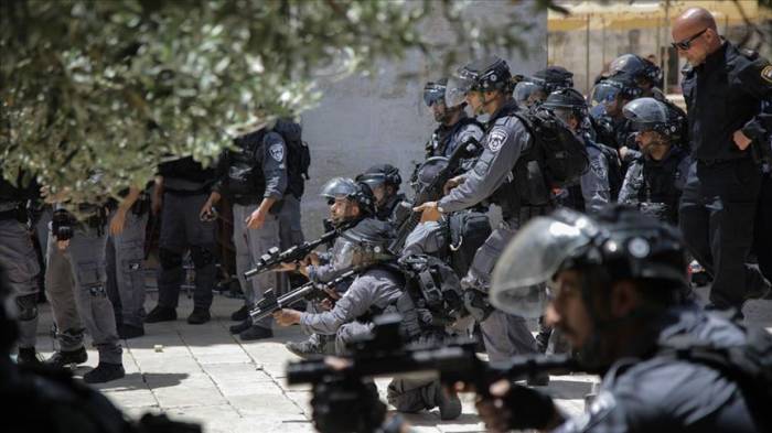 Израильская полиция вторглась в «Аль-Аксу»
