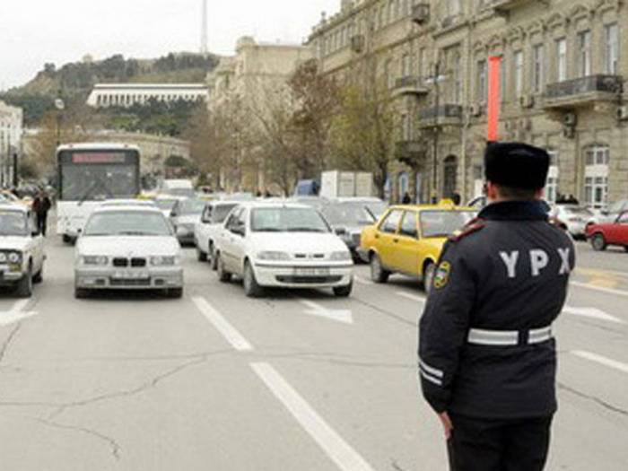 В Азербайджане память шехидов почтена минутой молчания, приостановлено движение транспорта - ФОТО