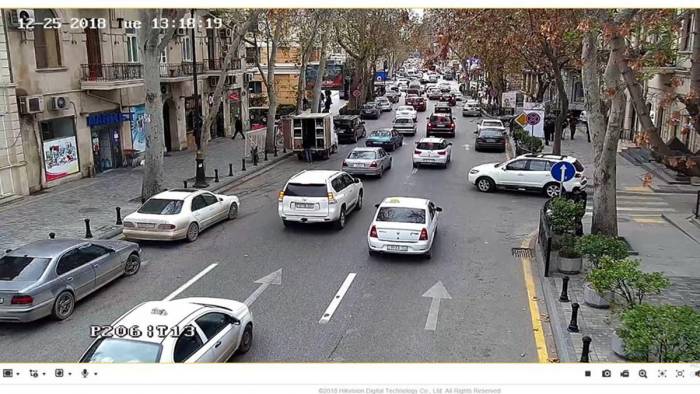 Незаконную парковку в Баку будут контролировать патрульные автомобили с камерами 
