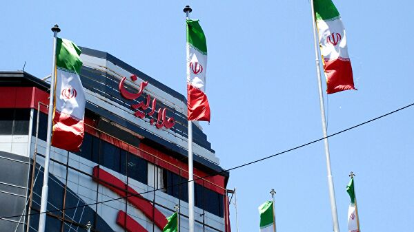 Японские компании отзывают сотрудников из Ирана
