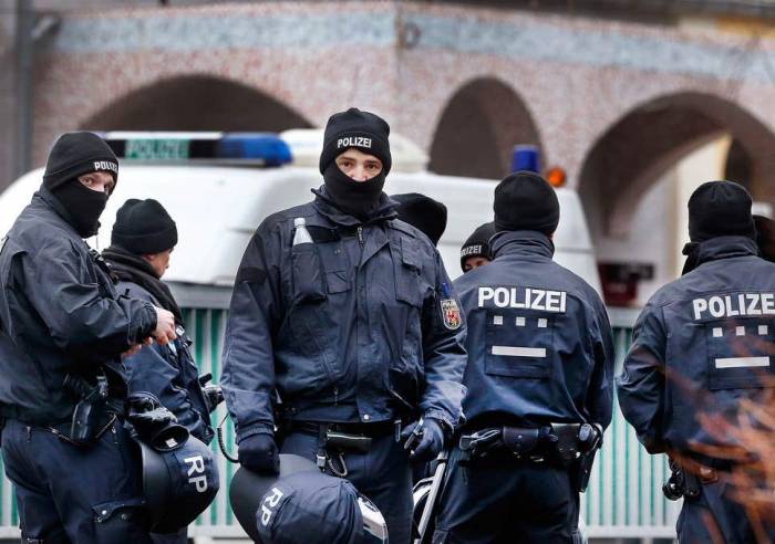 Полиция Германии задержала мигрантов из Азербайджана