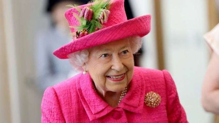 Елизавета II забыла про микрофон и обругала мировых лидеров
