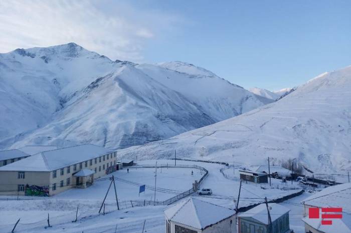 В северном регионе Азербайджана выпал снег