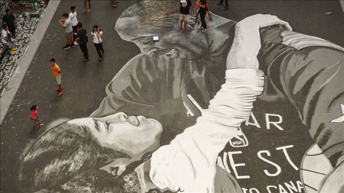 На Филиппинах почтили память Коби Брайанта
