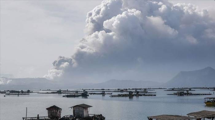 На Филиппинах отменены авиарейсы из-за проснувшегося вулкана
