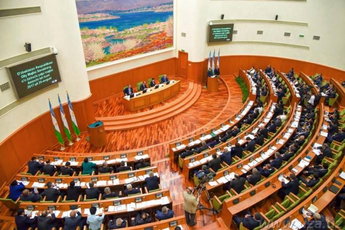 Началось первое заседание Законодательной палаты Парламента Узбекистана
