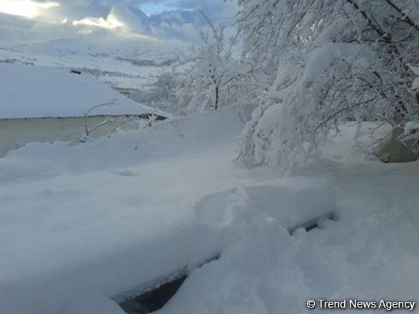 В Азербайджане выпал снег высотой до 30 см
