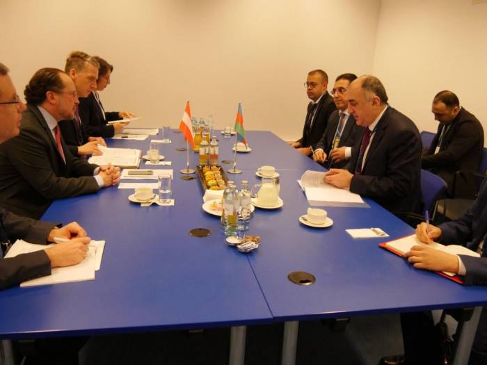 Эльмар Мамедъяров встретился с федеральным министром Австрии
