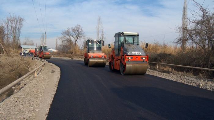 В Гейчае реконструируется дорога местного значения