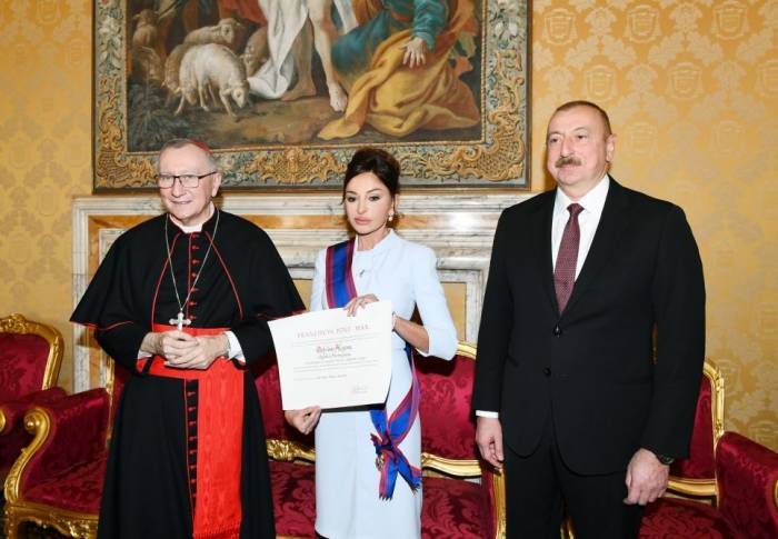 Мехрибан Алиева удостоена папского рыцарского ордена 