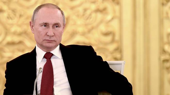 Путин уточнил об ограничении сроков в запросе о поправке в Конституцию
