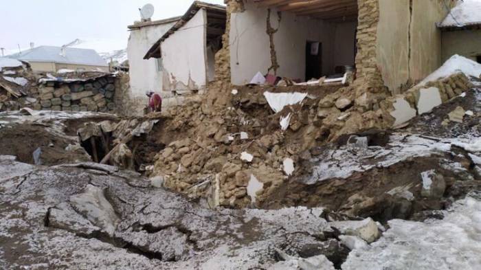 Мощное землетрясение в Турции на границе с Ираном: есть жертвы