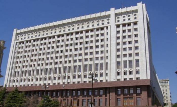 В Азербайджане за игнорирование проблем граждан уволены 72 должностных лица