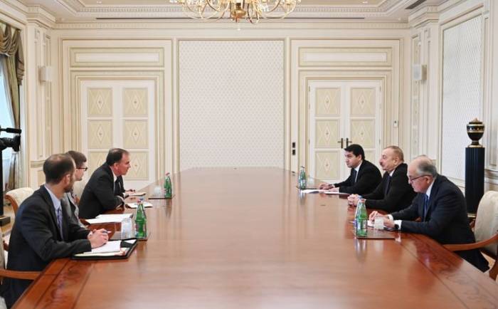 Президент Ильхам Алиев принял советника заместителя госсекретаря США по энергетической дипломатии