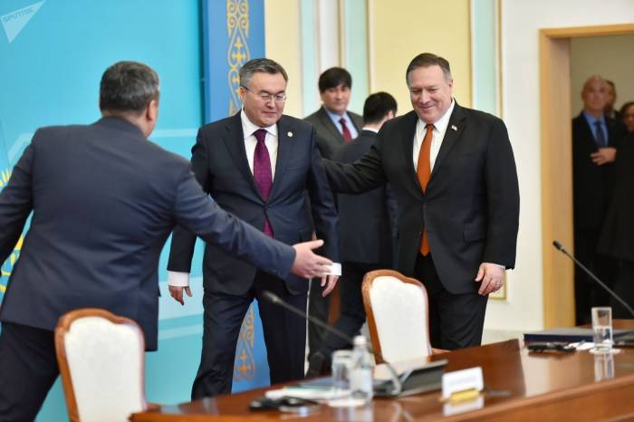 Помпео прокомментировал подписанное важное соглашение с Казахстаном