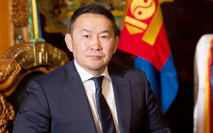 Президент Монголии помещен на карантин