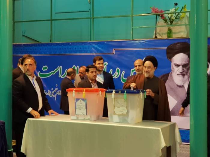 Бывший президент Ирана Ахмад Хатами проголосовал на парламентских выборах